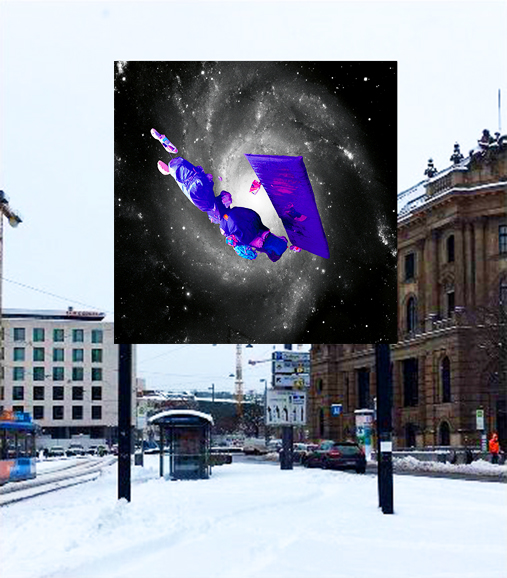 The billboard can be seen in snowy Munich, depicting the universe. A sleeping bag, a sleeping pad and other smaller objects are drawn into a distant galaxy in the universe as if by suction.