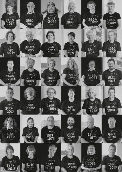 Black-and-white photo collage of various Hasenbergl residents, the so-called time ambassadors, in their individual T-shirts.